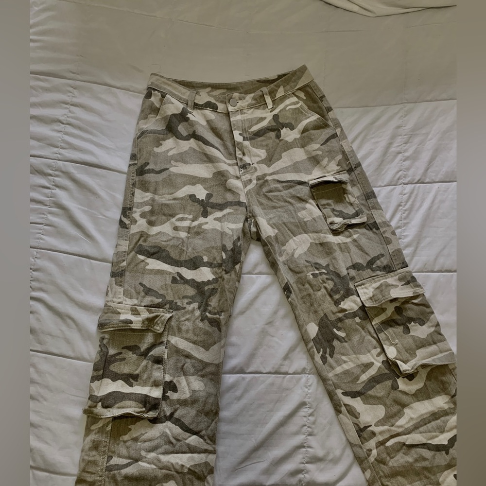 Women’s cute gray camo cargo pants
